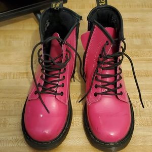 Hot pink patent leather zipper 8 eye dr martens